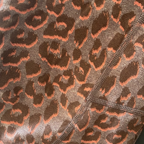 NWT PACT Pureactive Pocket Legging in Chocolate Leopard ~ Small - Picture 11 of 11